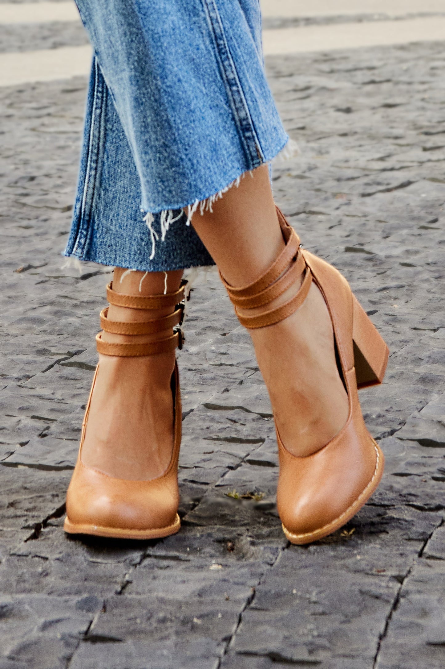 Casilda | Smooth Sandals with Ankle Strap and Thick Sole