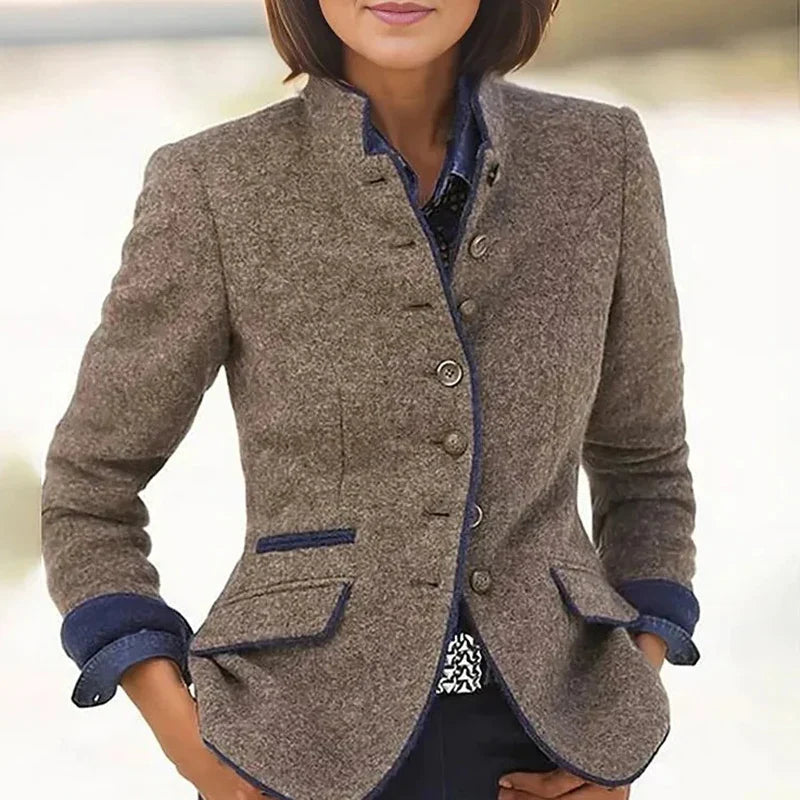 Sana – Elegant Pocket Short Outwear