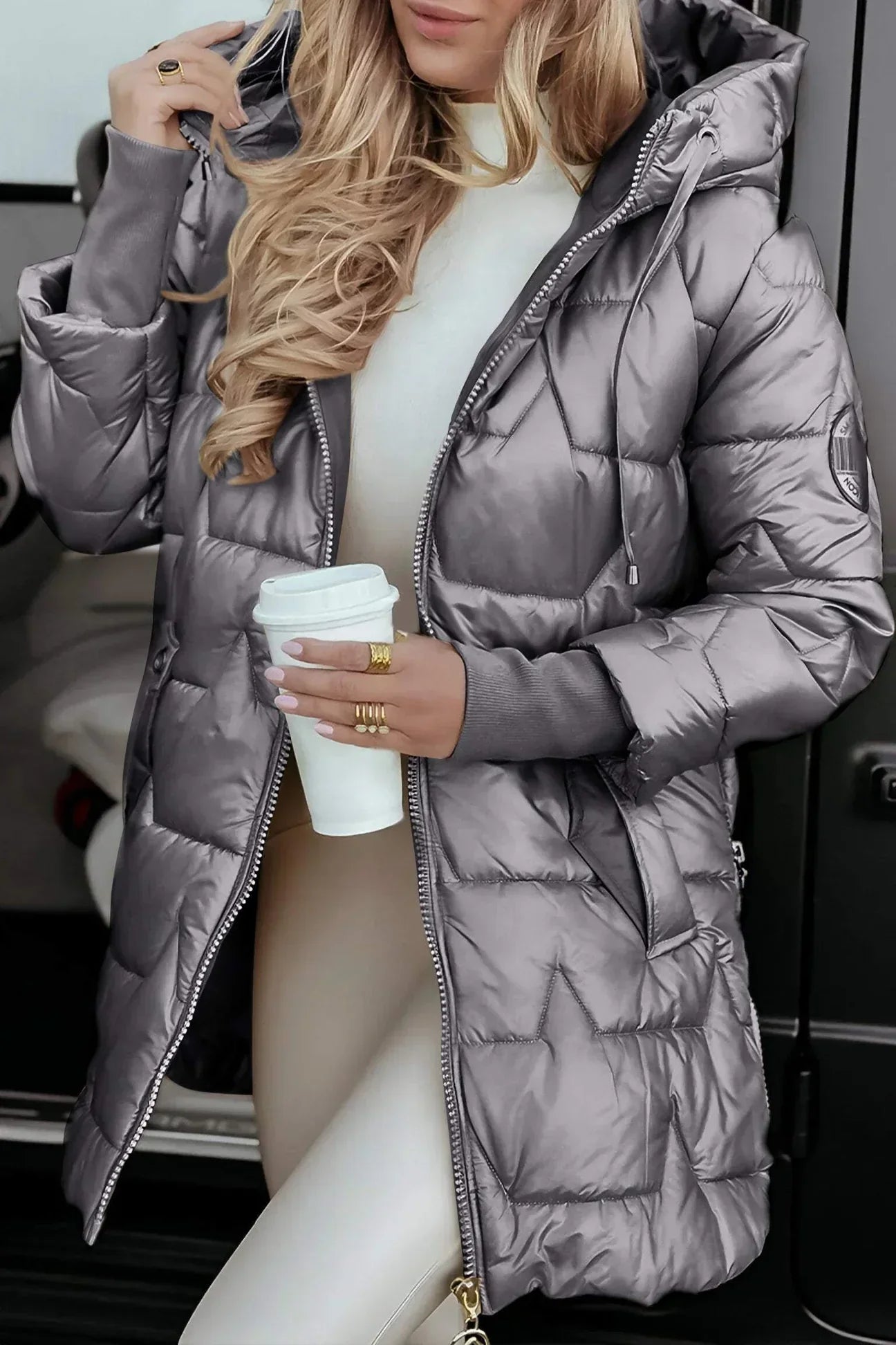 Sue – Elegant winter coat with hood and padding